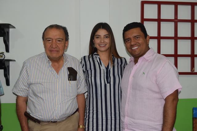 Gabriel Camargo, presidente de Deportes Tolima;  Saray Rojas, secretaria de Hacienda Municipal y Diego Perdomo del Atlético Huila